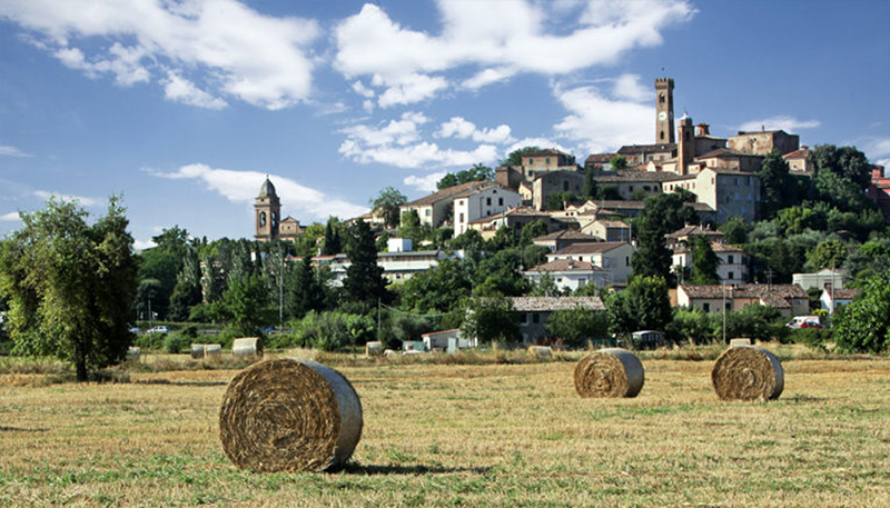 Pacchetto sosta camper, esperienze Romagna BORGO + E-BIKE + MARE